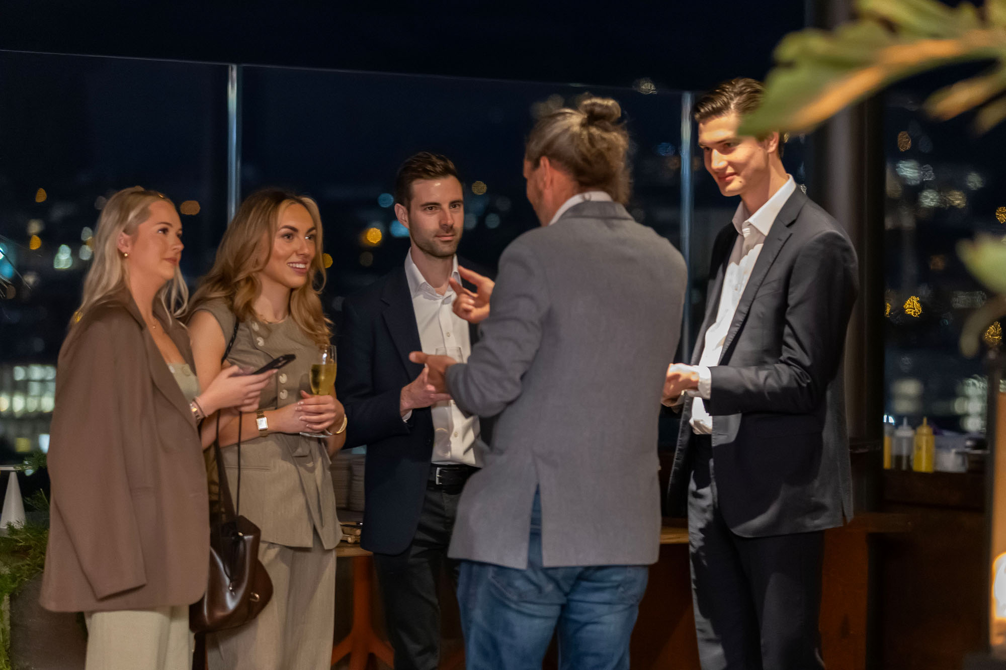 Mentalist Saint-Tropez creating personal interaction for private event guests